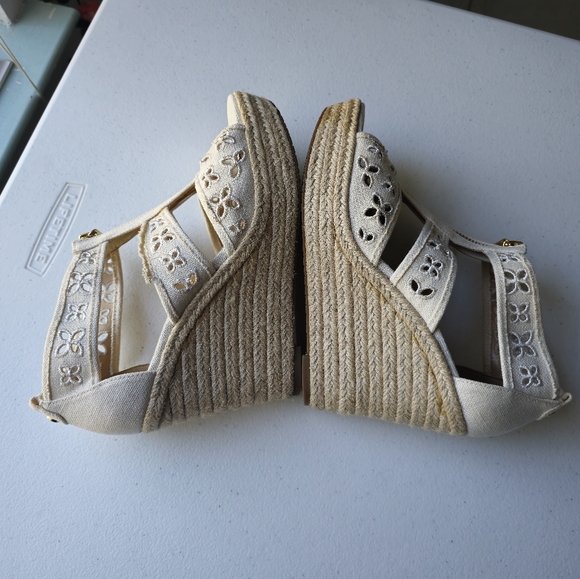 Michael Kors Damita Women’s Wedge Sandals Cream Size 6.5 - Picture 10 of 16